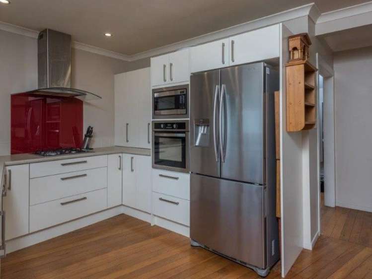 19 Neale Avenue Stoke_5