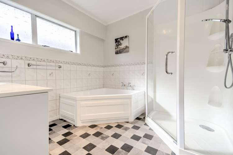 27 Glamis Avenue Dinsdale_12