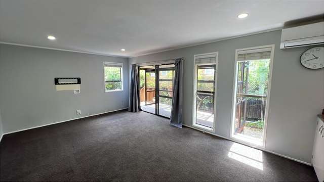 2/51 Shakespeare Road Milford_3