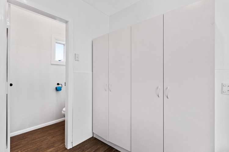 84 Glover Road Hawera_17