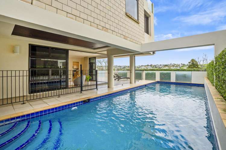 10 Ronaki Road_1