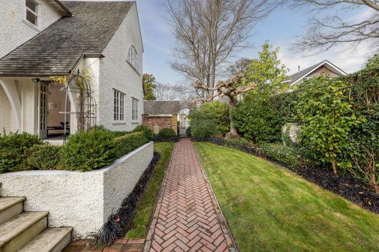 43 Holmwood Road Merivale_35