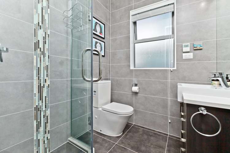 29 Remuremu Street Long Bay_23