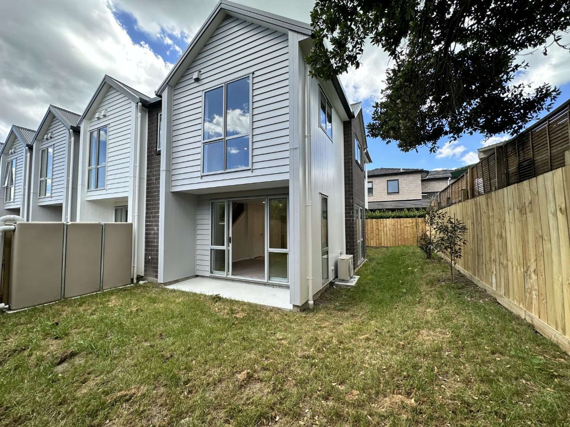 8/51 Wharf Road 1801_0
