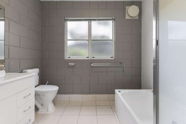 48 Richard Farrell Remuera_12