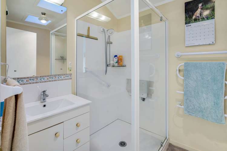 11 Vining Crescent Stoke_11