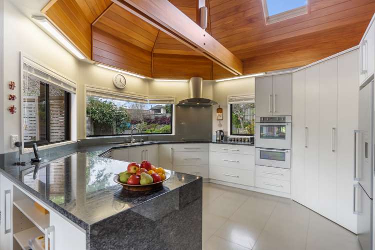 49 Rushgreen Avenue Pahurehure_6