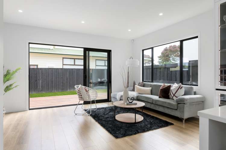 2/57 Herbert Road Queenwood_6