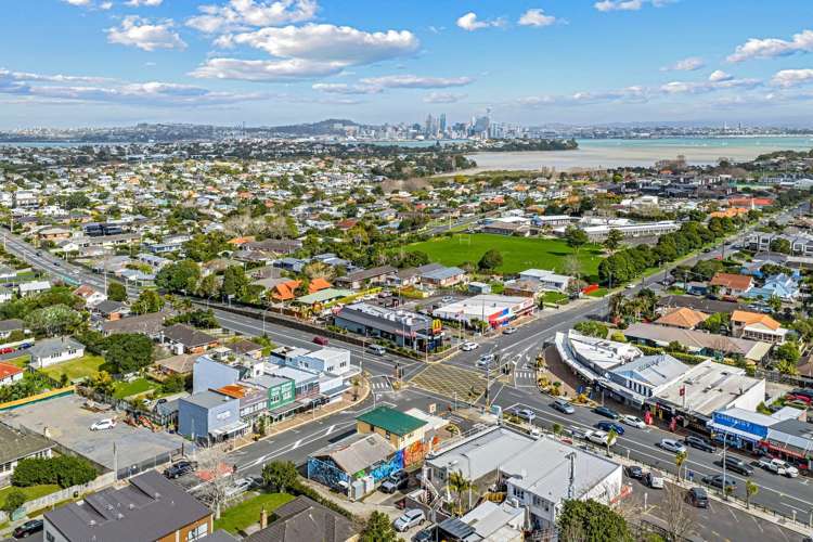 3 Williamson Ave Belmont_12