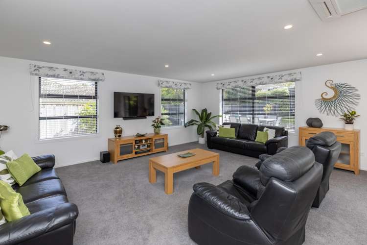 14 Fiesta Grove Raumati Beach_15