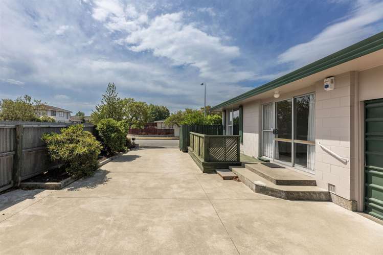 1/15 Chipping Lane Redwood_22
