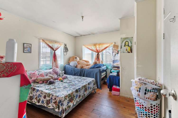 79 Robert Skelton Place Clendon Park_17