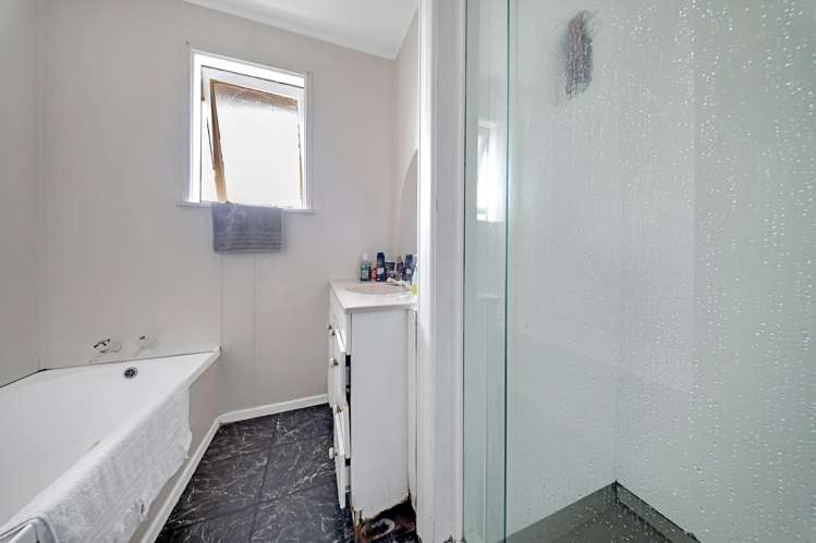 3 Kemble Close Mangere_13