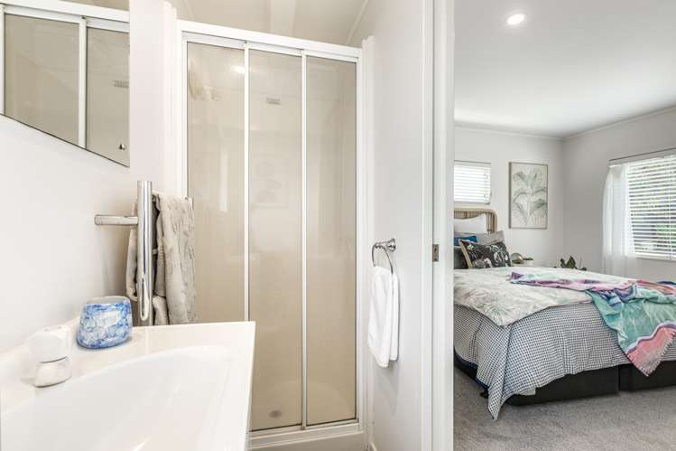 2/46 La Trobe Street Pakuranga Heights_16