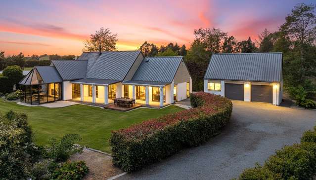 Immaculate lifestyle opportunity!