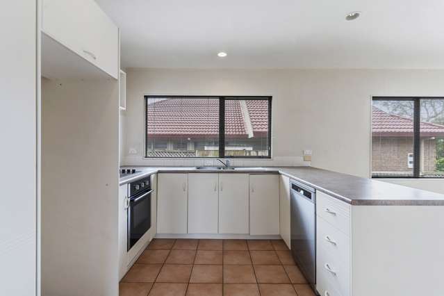 1/42 Esther Place Red Beach_3