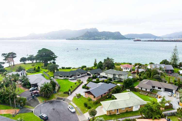 22 Paradise Point Place One Tree Point_0