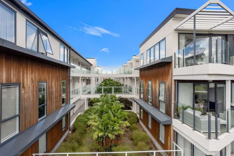 30/8 Thompson Park Road Mount Wellington_17