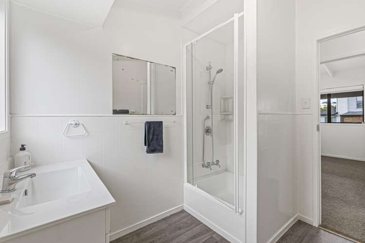 141b Henderson Valley Road Henderson_14