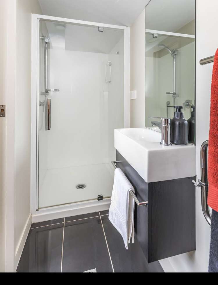 9/2 Stone Street Miramar_12