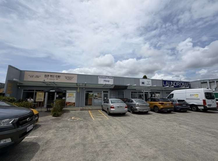 Retail 1/124 Henderson Valley Road Waitakere_9