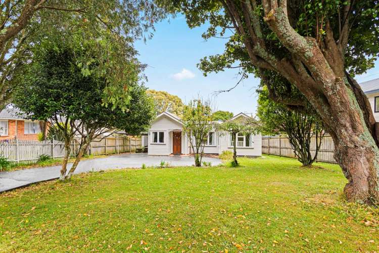 110 McLeod Road Te Atatu South_11