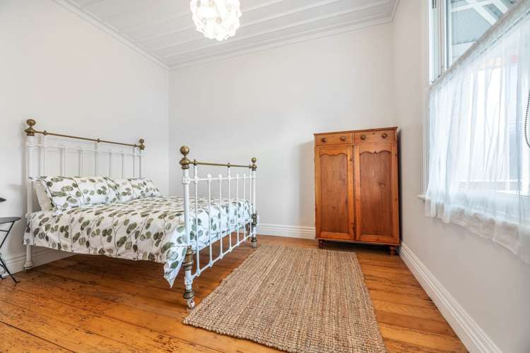 17 Owens Road Devonport_10