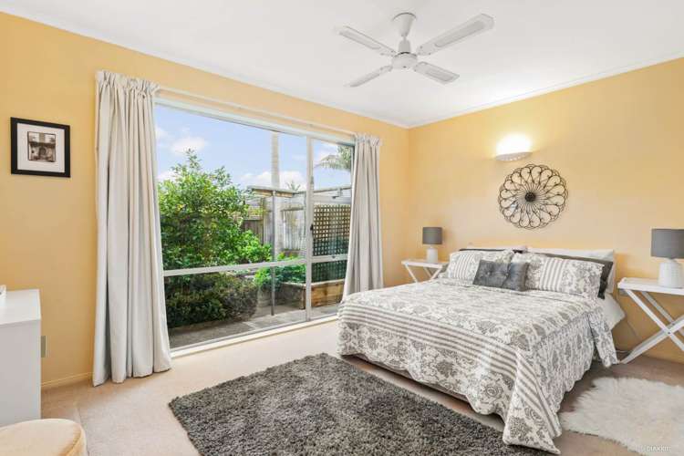 2/131 Landscape Road Mount Eden_9