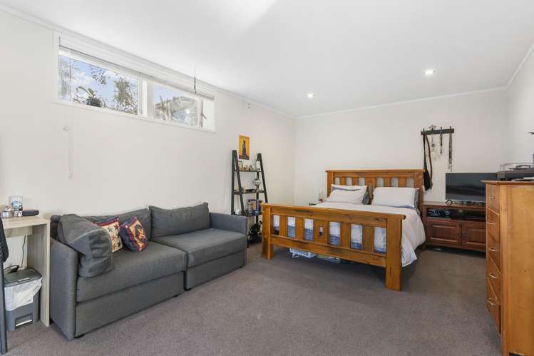 11 Stott Avenue Birkdale_9