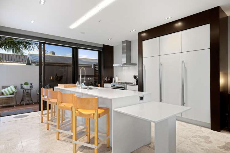 2/415 Oceanbeach Road Mount Maunganui_7