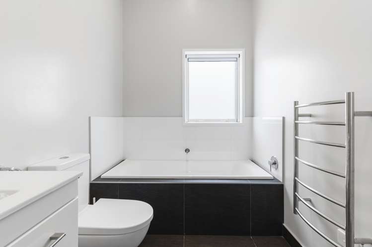 35b Taurus Crescent Beach Haven_16