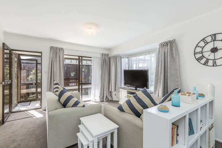 2/10 Corrella Road Belmont_7