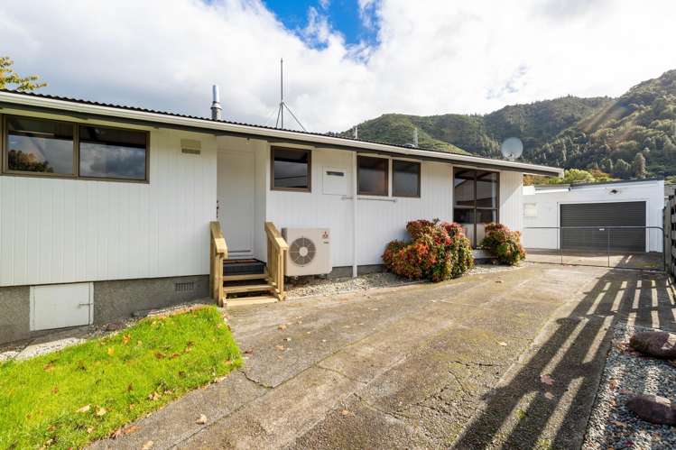 192 California Drive Totara Park_24