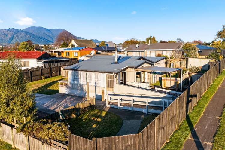 24 Hinemoa Avenue Taupo_21