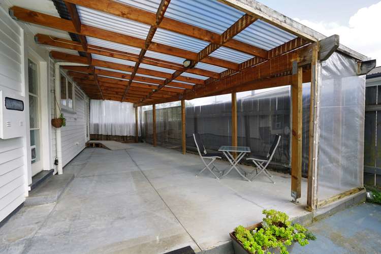 5 Manapouri Place Glenview_13