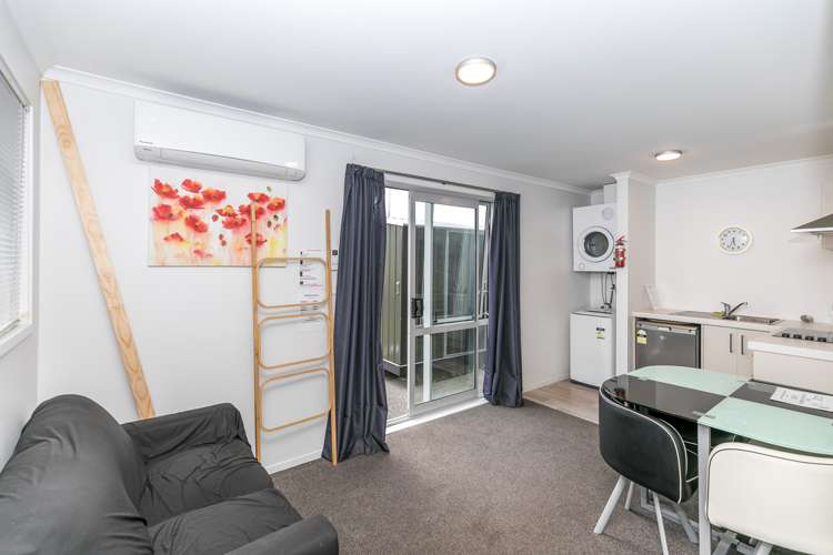 1/2 Palmerston Street Hamilton Central_14