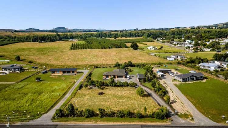 28 Pourerere Road Waipawa_1