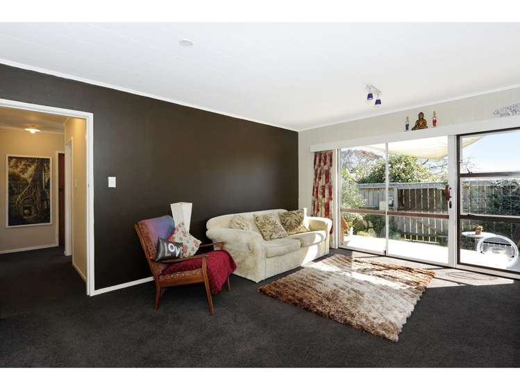 2/11 Lichfield Street Stoke_6