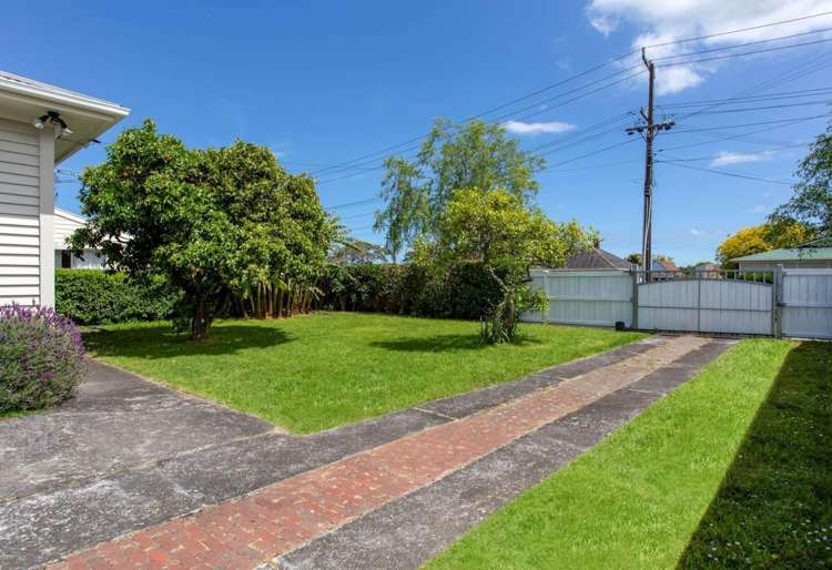 21 Wairau Avenue Avondale_14
