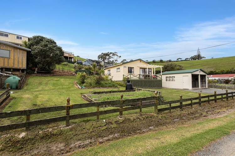 8 Hugh Barron Way Whananaki_25