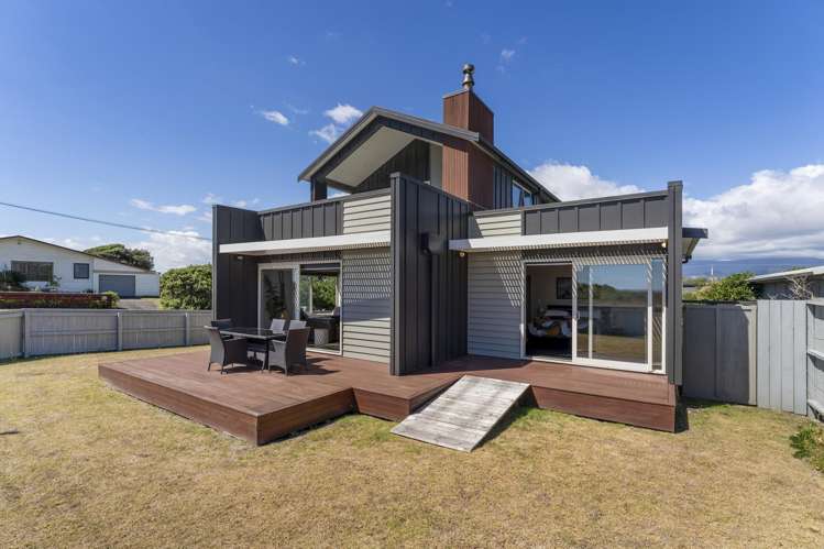 2 Kowhai Street Otaki Beach_24