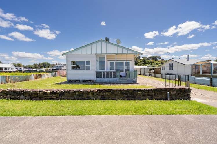 923 East Coast Road Kaiaua_5