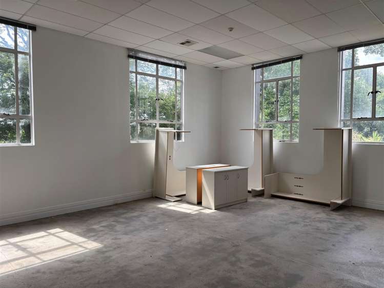 Part Ground Floor 20 Alma Street Hamilton Central_4