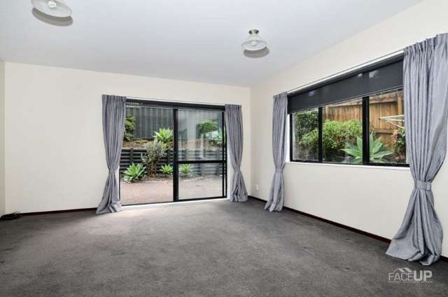 2/128 Wiseley Road West Harbour_1