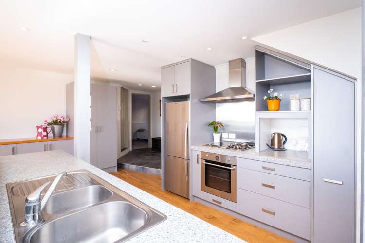 2 North Terrace Westshore_12