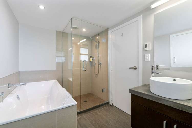 681 East Coast Road Browns Bay_13