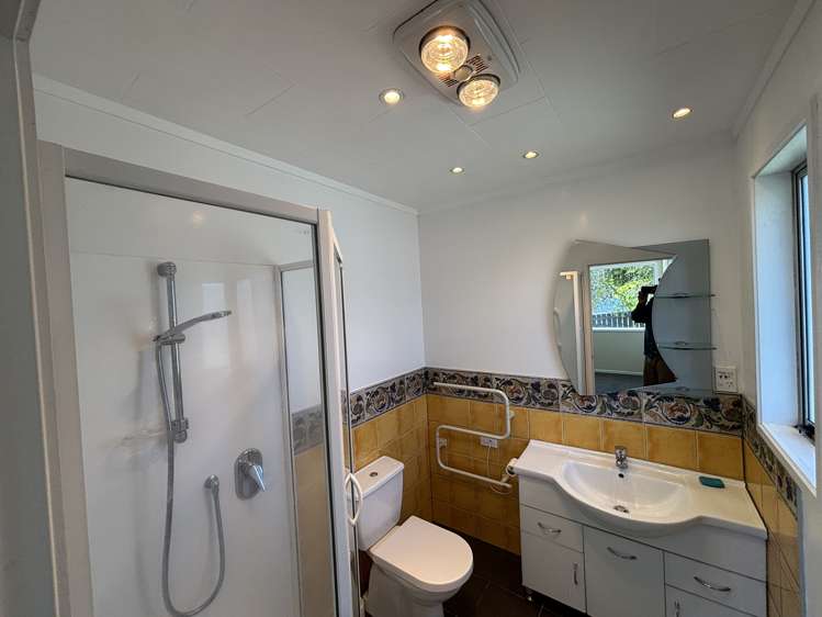 4 Karo Place Glendene_13
