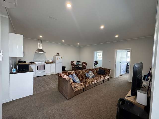 3BR Renovated Apartment in Central Tokoroa