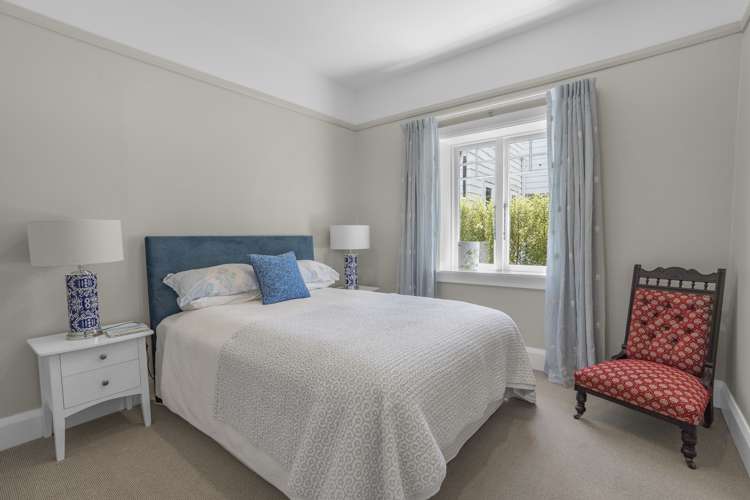 23 Marine Parade Eastbourne_9