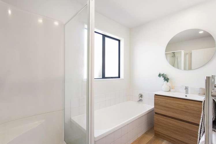 586 Madras Street Saint Albans_12